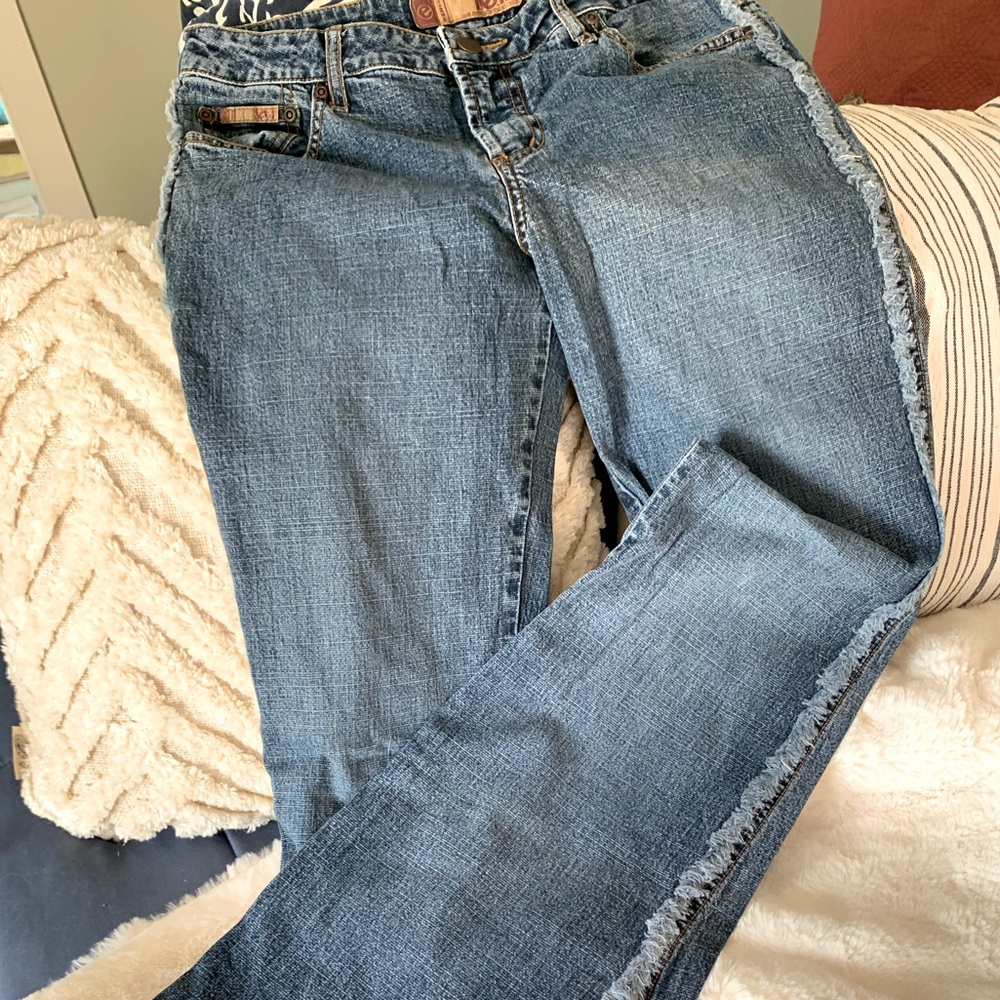 Vintage lei frayed edge flared leg